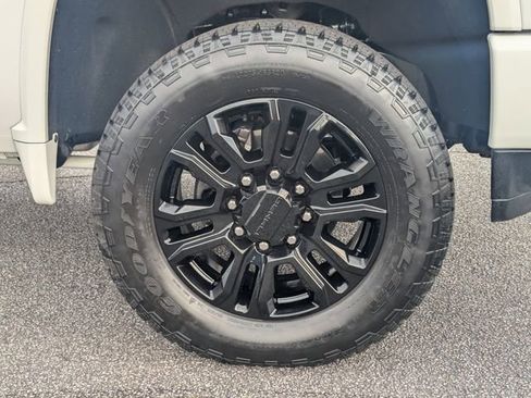 Used 2020 Chevrolet Silverado 2500 High Country w/ Z71 Off-Road Package image 11