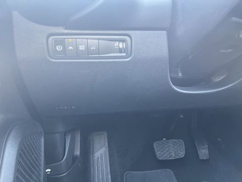 New 2025 Chevrolet Equinox EV LT image 18