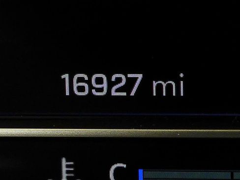 Used 2024 Chevrolet Silverado 1500 LT Trail Boss w/ Convenience Package II image 33