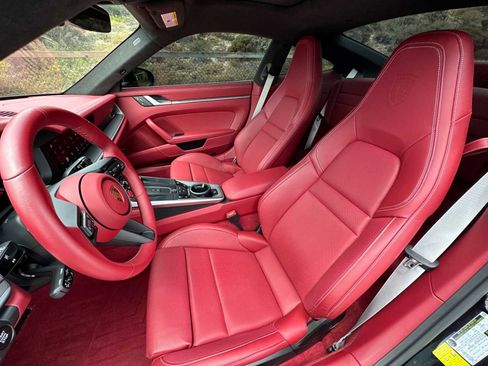 Certified 2025 Porsche 911 Carrera image 5