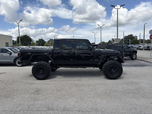 Used 2020 Jeep Gladiator Rubicon AWD/4WD image 2