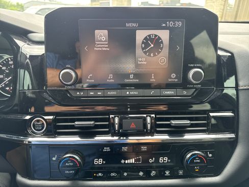 Used 2024 Nissan Pathfinder Rock Creek AWD/4WD image 19