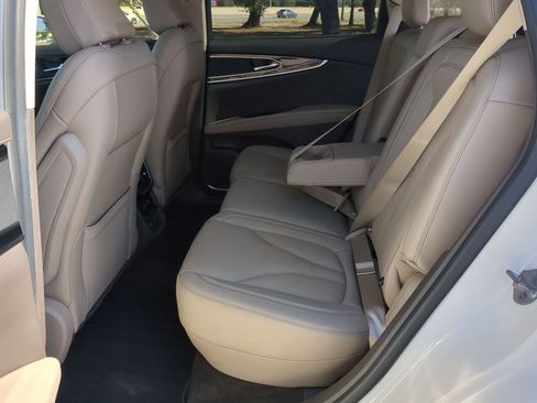 Used 2022 Lincoln Nautilus Reserve image 22