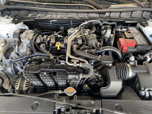 Used 2024 Nissan Altima 2.5 SV FWD image 19