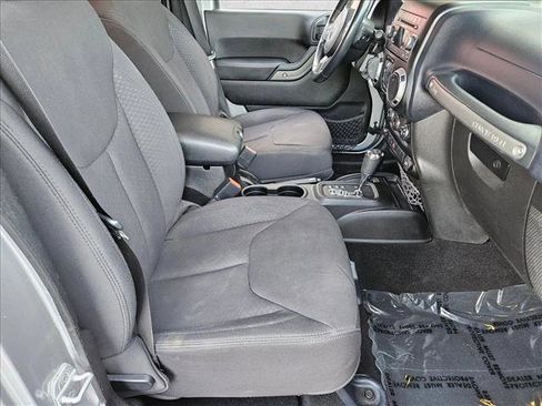 Used 2013 Jeep Wrangler Unlimited Sport image 16