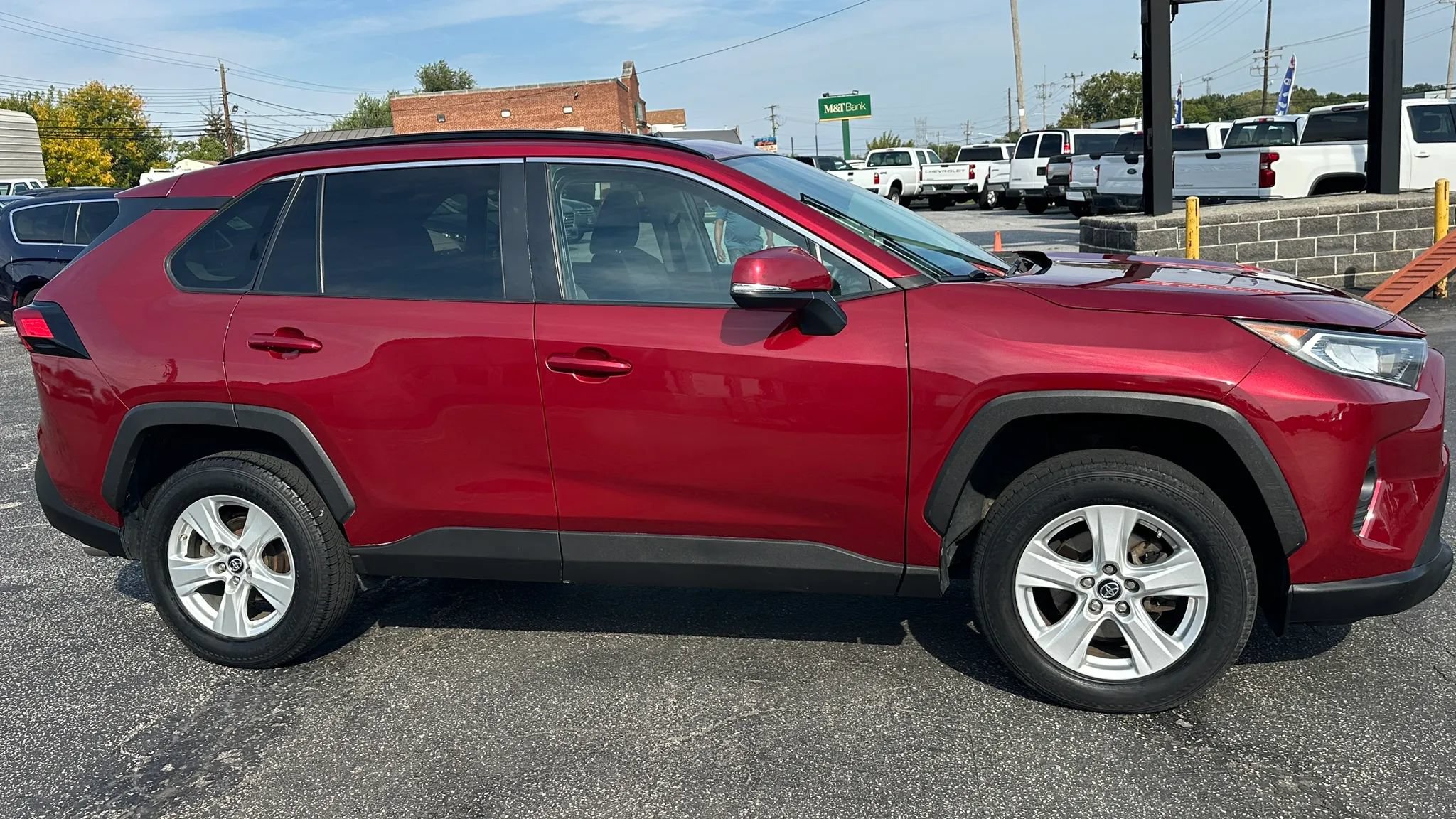 Used 2019 Toyota RAV4 XLE w/ All Weather Liner Package AWD/4WD image 4