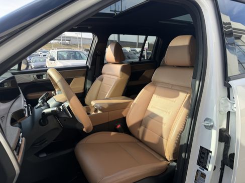 Certified 2025 Hyundai Santa Fe Limited image 32