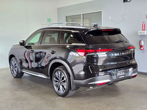 Certified 2026 INFINITI QX60 Luxe w/ Family Package image 6