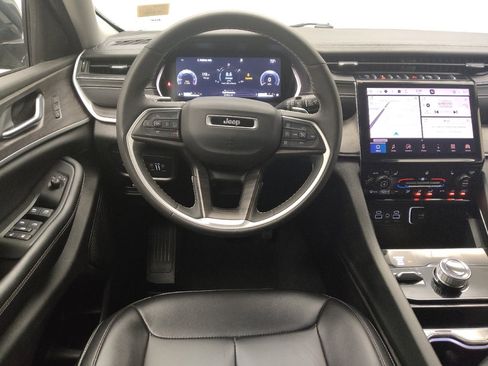 Used 2023 Jeep Grand Cherokee Limited AWD/4WD image 22