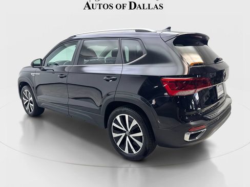 Used 2023 Volkswagen Taos SE AWD/4WD image 7