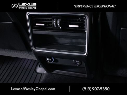 Used 2023 Porsche Cayenne AWD/4WD image 21