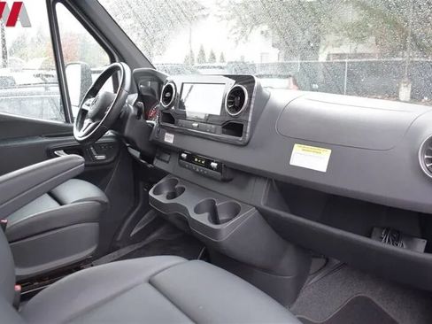 Used 2019 Mercedes-Benz Sprinter 170 image 18