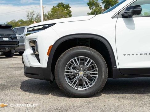 New 2026 Chevrolet Traverse LT w/ Enhanced Driving Package FWD image 10