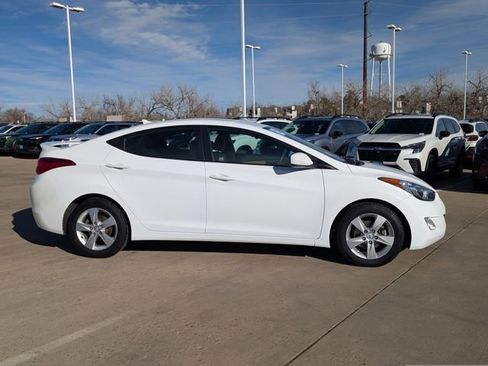 Used 2013 Hyundai Elantra GLS w/ Preferred Pkg image 2