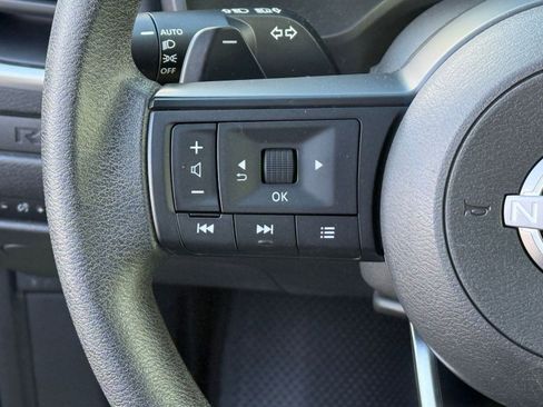 Used 2023 Nissan Rogue S image 14