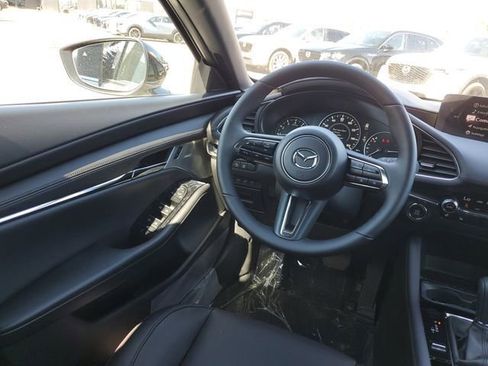 New 2026 MAZDA MAZDA3 Hatchback w/Premium Plus Pkg image 7