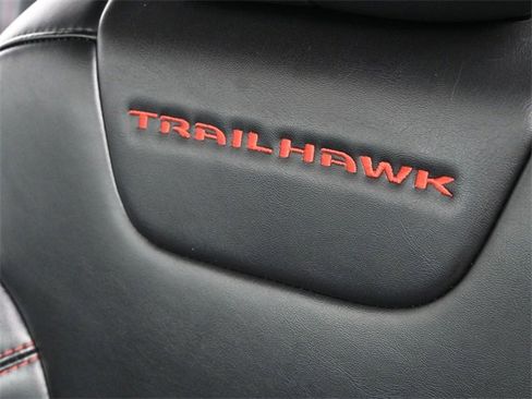 Used 2019 Jeep Cherokee Trailhawk w/ Comfort/Convenience Group image 40