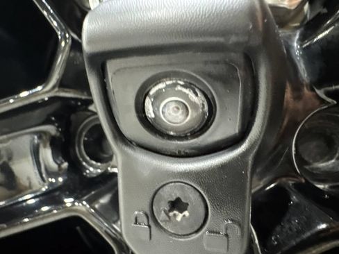 Used 2020 Jeep Wrangler Unlimited Sahara w/ Dual Top Group AWD/4WD image 22