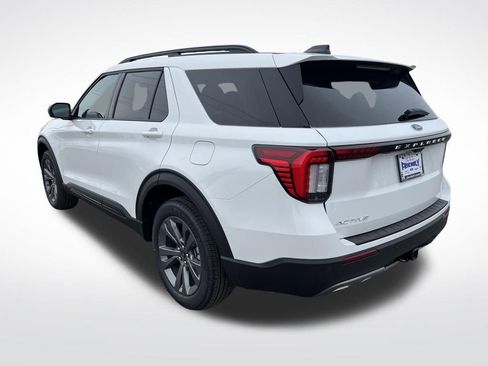 New 2026 Ford Explorer Active w/ Active Comfort Package image 3
