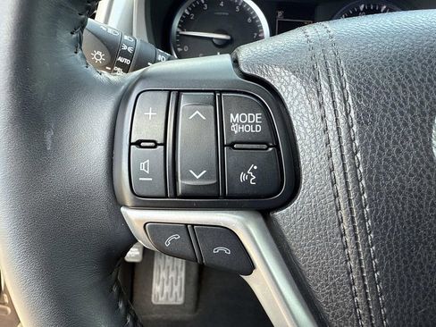 Used 2018 Toyota Highlander Limited image 28