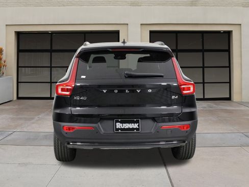 New 2026 Volvo XC40 B4 Core image 4