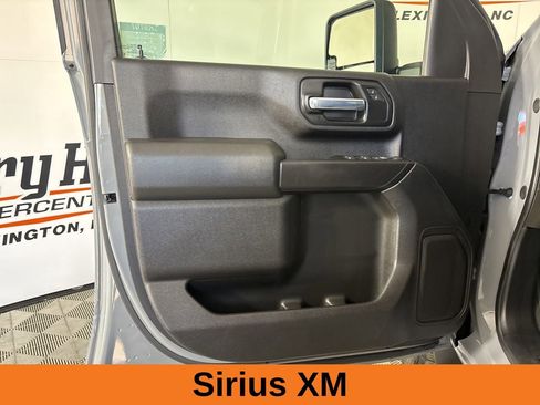 Used 2025 Chevrolet Silverado 2500 Custom image 9