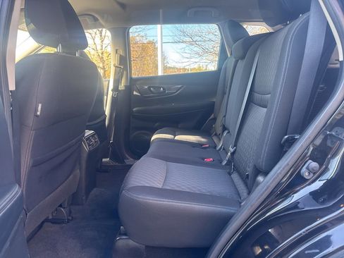 Used 2019 Nissan Rogue S image 17