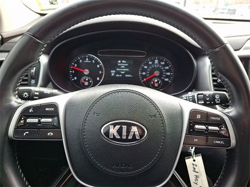 Certified 2019 Kia Sorento LX w/ LX Convenience Package image 18