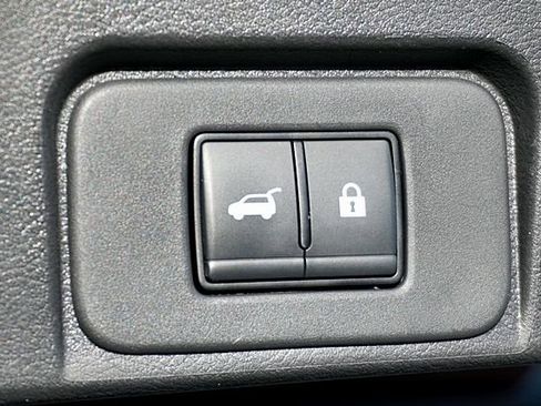 Used 2024 Nissan Rogue SV FWD image 14