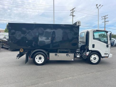 Used 2024 Chevrolet Low Cab Forward image 6