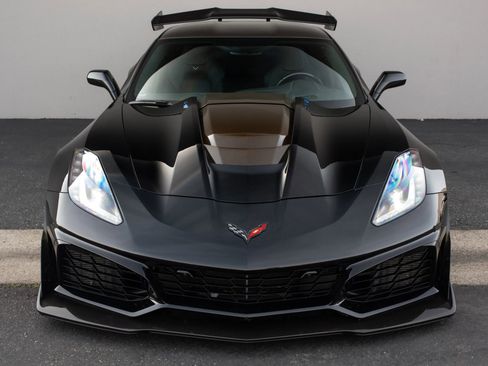 Used 2019 Chevrolet Corvette ZR1 image 3