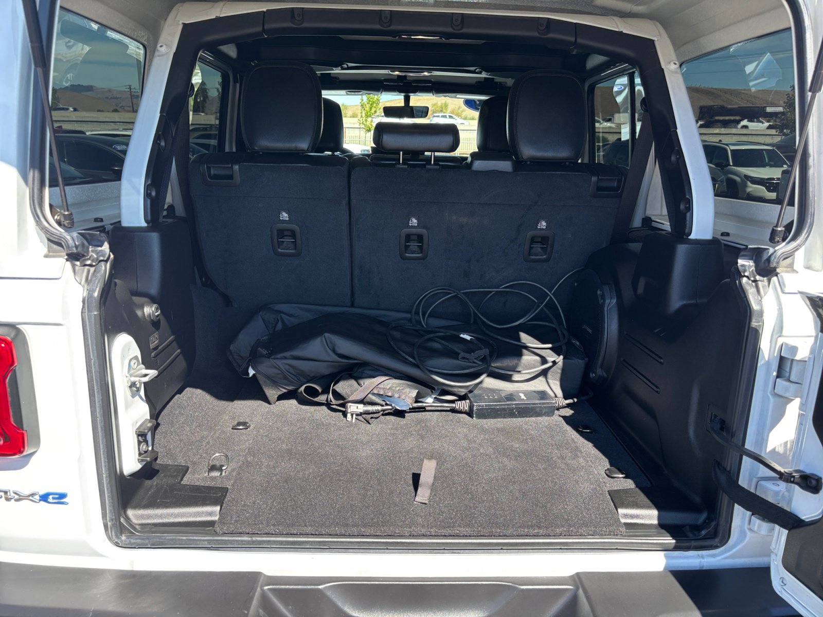 Used 2022 Jeep Wrangler Unlimited Sahara AWD/4WD image 20