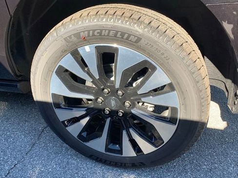 New 2025 Ford Expedition Max Platinum w/ Driver's Package image 30
