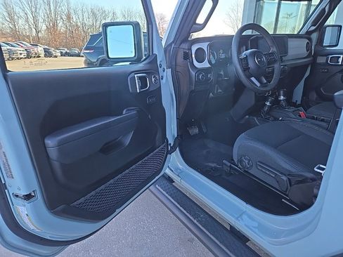 Used 2024 Jeep Wrangler Sport AWD/4WD image 29