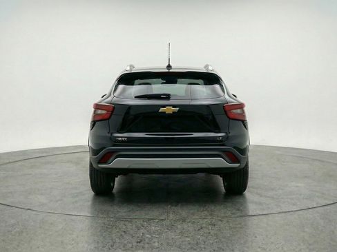 Used 2025 Chevrolet Trax LT image 6