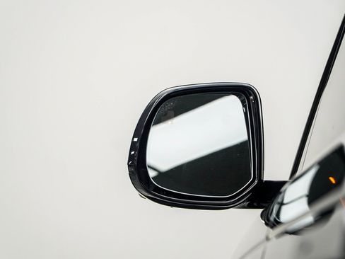 Used 2023 Land Rover Range Rover SE image 14