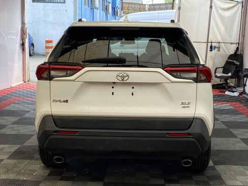 Used 2019 Toyota RAV4 XLE w/ Convenience Package AWD/4WD image 5