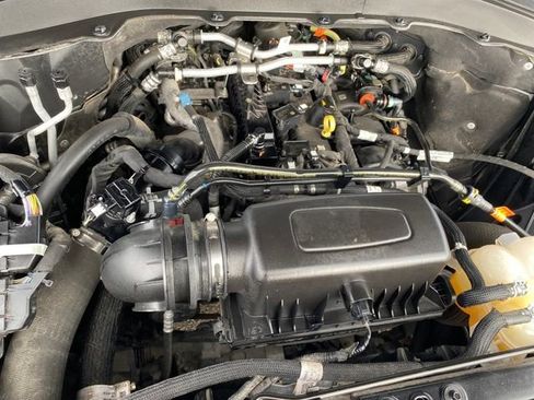 Used 2023 Ford Explorer XLT image 19