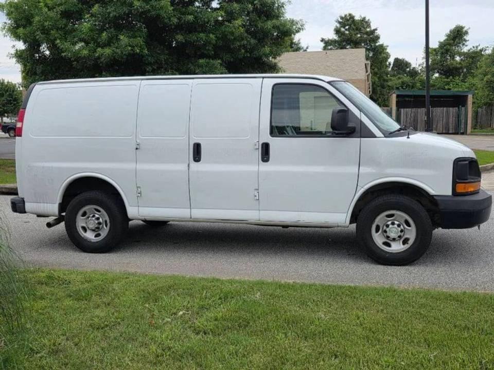Used 2014 Chevrolet Express 3500 RWD image 5