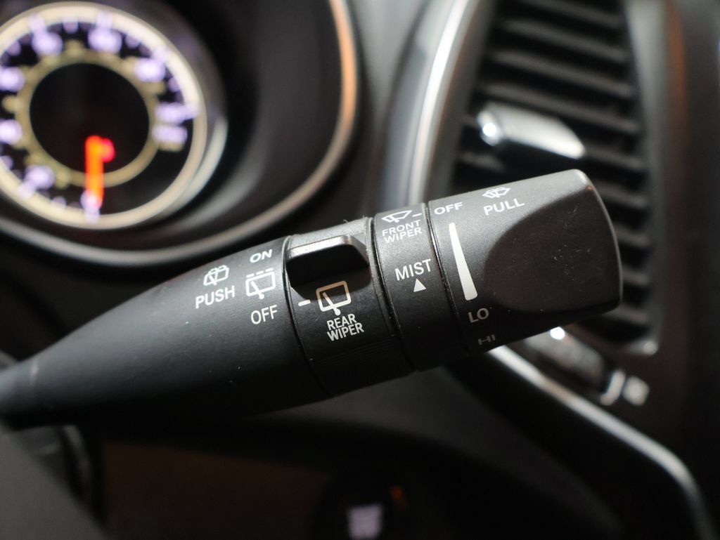 Used 2022 Jeep Cherokee Trailhawk AWD/4WD image 39