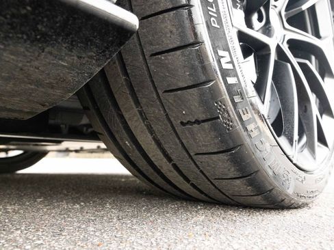 Used 2025 Aston Martin V8 Vantage Coupe image 56