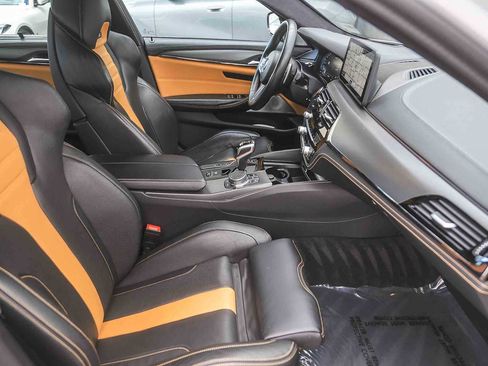 Used 2023 BMW M5 image 13