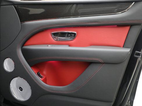 New 2025 Bentley Bentayga image 33