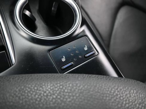 Used 2018 Toyota Camry XSE FWD image 12