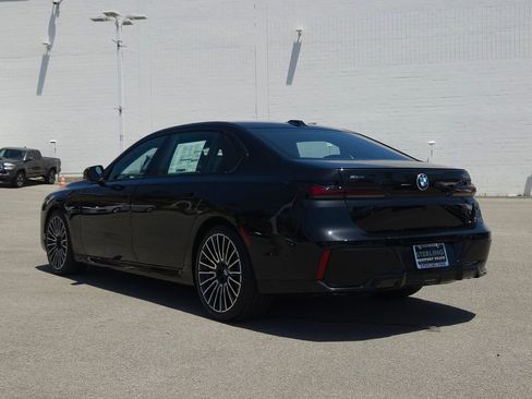 New 2026 BMW 740i xDrive AWD/4WD image 17