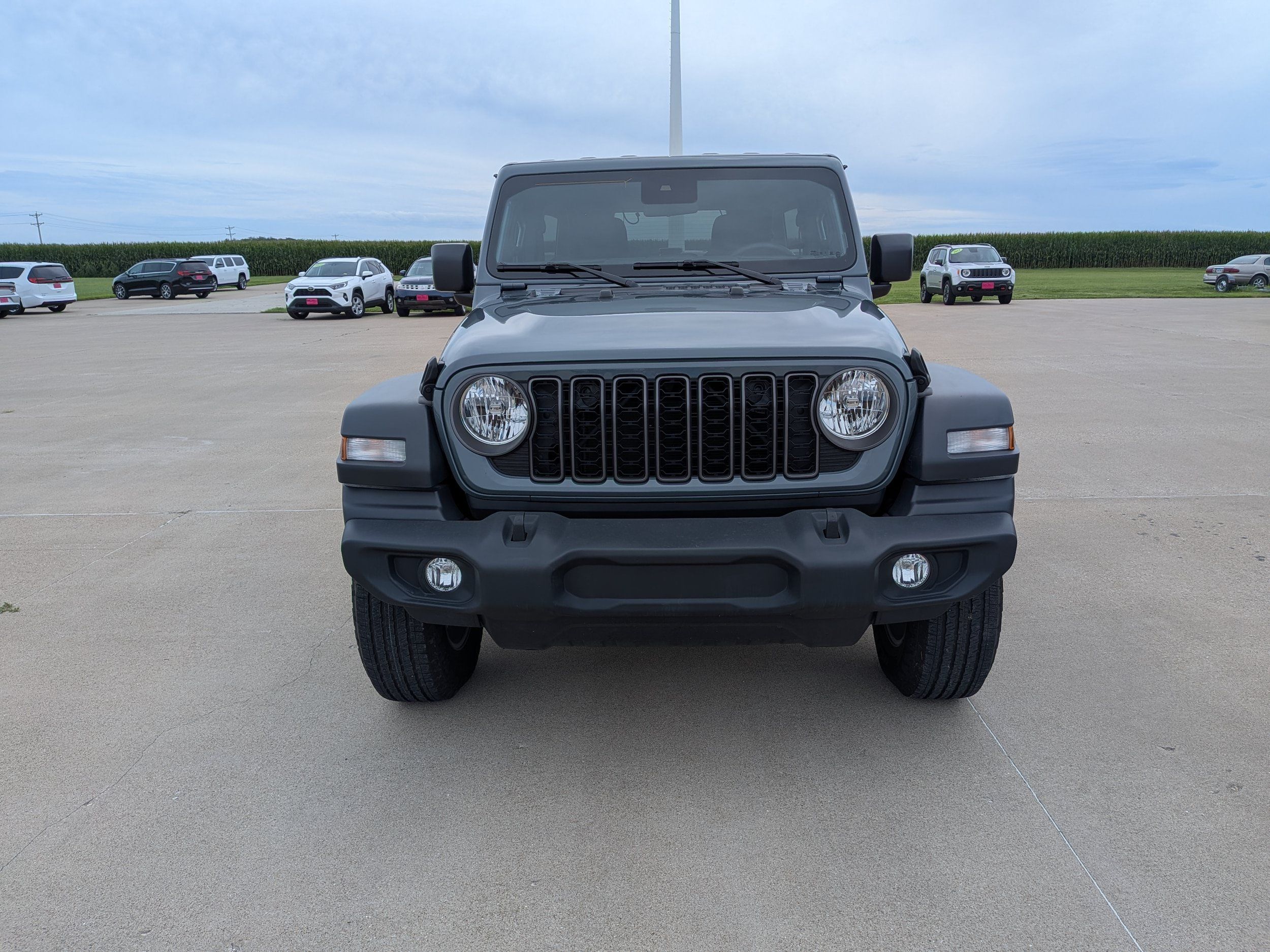 Used 2025 Jeep Wrangler Unlimited Sport AWD/4WD image 3