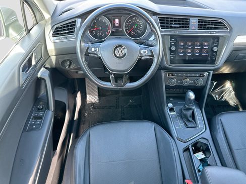 Used 2019 Volkswagen Tiguan SE w/ Panoramic Sunroof Package FWD image 22