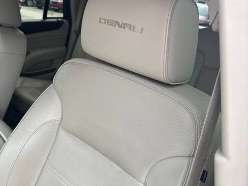 Used 2017 GMC Yukon Denali AWD/4WD image 3