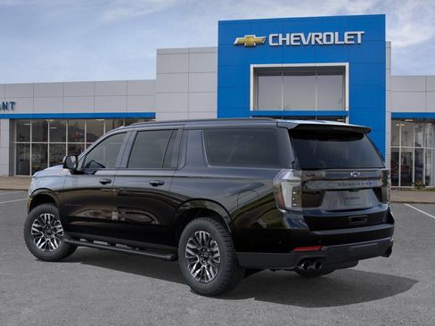 New 2026 Chevrolet Suburban Z71 w/ Z71 Off-Road Package AWD/4WD image 6