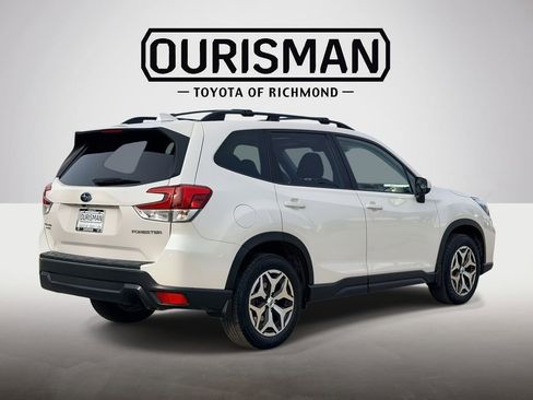 Used 2020 Subaru Forester Premium image 22